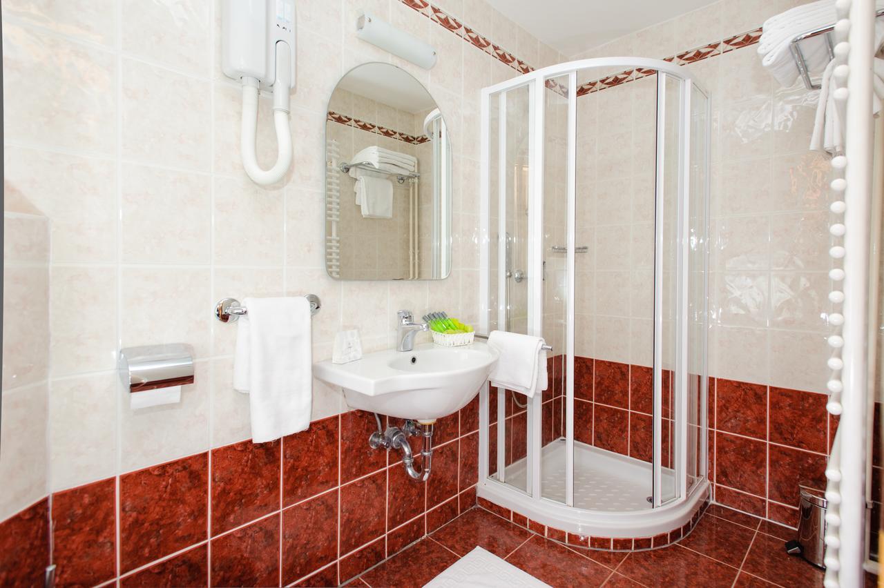 Hotel Brinje Zreče Buitenkant foto